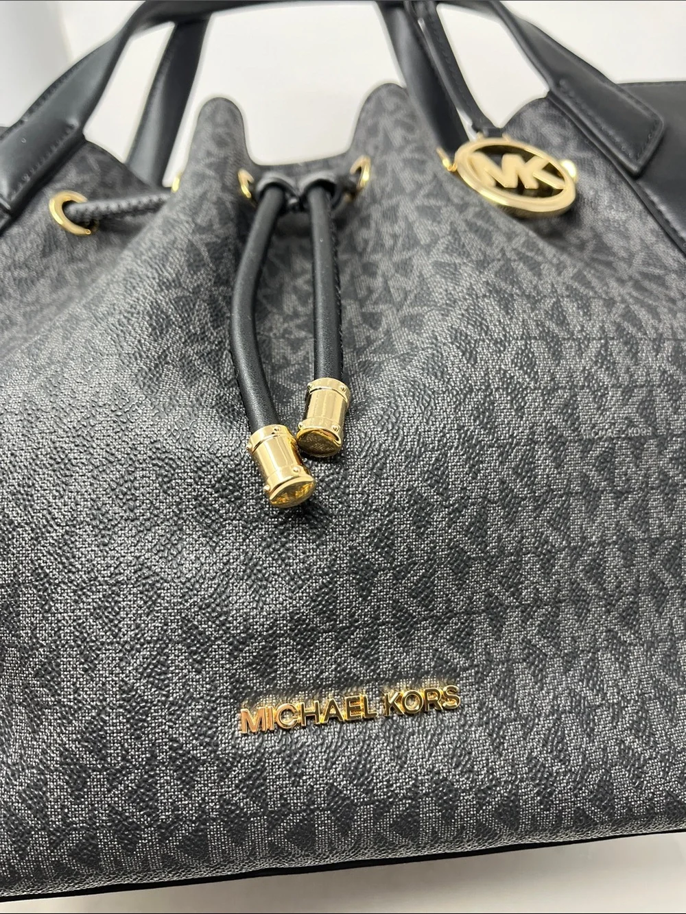 MICHAEL KORS PHOEBE LARGE TWO TONE BUCKET BAG GRAY AND BLACK GOLD NWOT